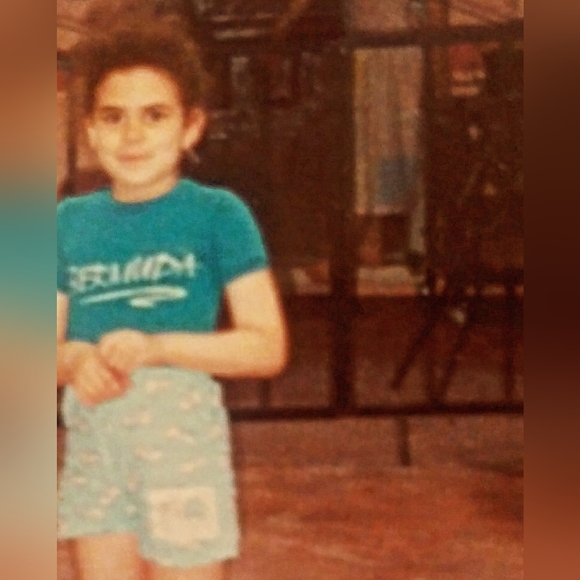 Like ๐ this to be notified when I go live - Picture 1 of 8